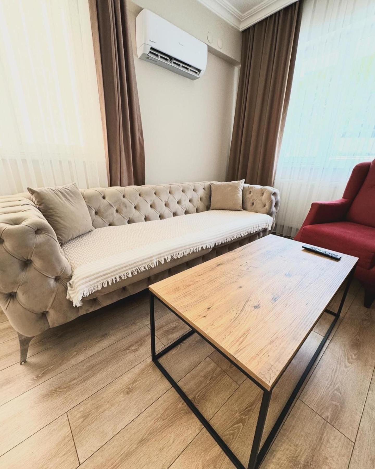 The Boutique * Kumbağ